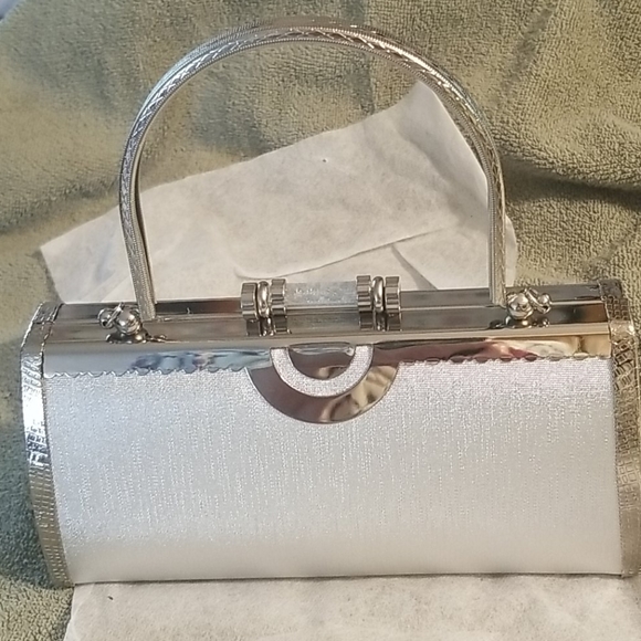 Metallic Silver Evening Purse  NWOT - Picture 2 of 6